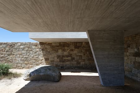 LA SECRETA HOUSE